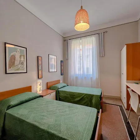 Grande Nelle Vicinanze Del Centro Appartement Varazze