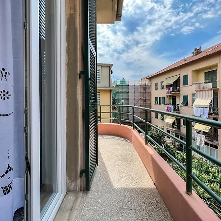 Grande Nelle Vicinanze Del Centro Appartement Varazze